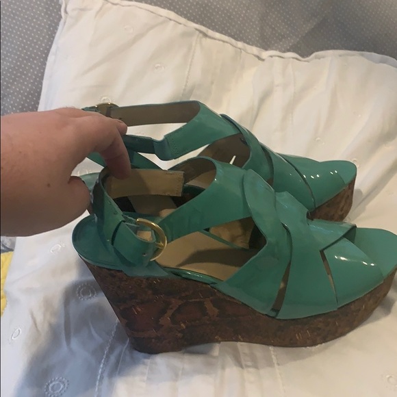 Joan and David Mint Green Wedges Size 8 - Picture 4 of 5